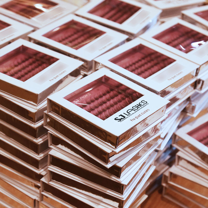 The Future of DIY Lashes: Premium Packaging and Glue-Free Segmented Cluster Trends 2026 The Future of DIY Lashes: Premium Packaging and Glue-Free Segmented Cluster Trends 2026