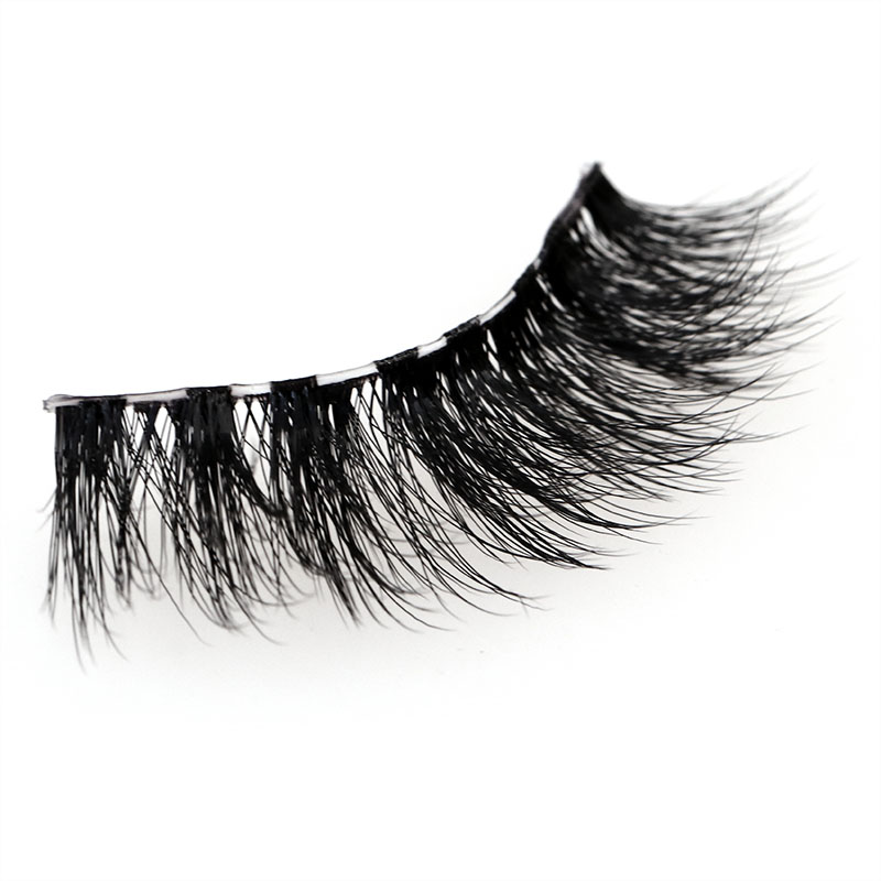 Is Your Lash Packaging Holding Your Brand Back? Discover the Beauty of the Gold Mirror Compact!